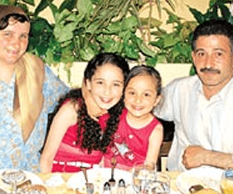 gokce-ayyildiz-ve-ailesi